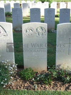 Y RAVINE CEMETERY, BEAUMONT-HAMEL - ANDERSON, W