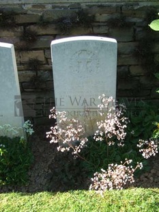 Y RAVINE CEMETERY, BEAUMONT-HAMEL - BLAIN, P