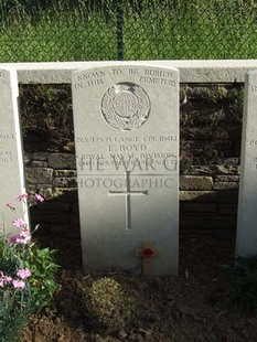 Y RAVINE CEMETERY, BEAUMONT-HAMEL - BOYD, FRANK