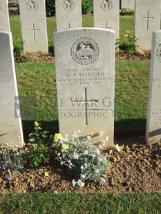 Y RAVINE CEMETERY, BEAUMONT-HAMEL - BUTCHER, W R