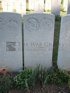 Y RAVINE CEMETERY, BEAUMONT-HAMEL - CAMERON, D