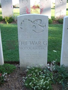 Y RAVINE CEMETERY, BEAUMONT-HAMEL - CHERRY, H