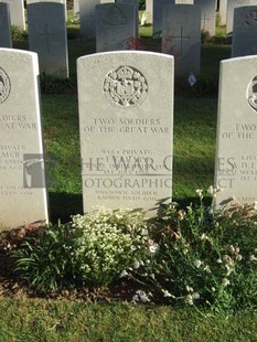 Y RAVINE CEMETERY, BEAUMONT-HAMEL - CLEARY, T