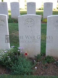 Y RAVINE CEMETERY, BEAUMONT-HAMEL - COLLERAN, J