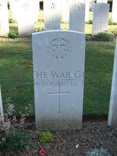 Y RAVINE CEMETERY, BEAUMONT-HAMEL - CURRAN, H