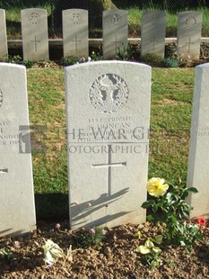 Y RAVINE CEMETERY, BEAUMONT-HAMEL - DUNCAN, F