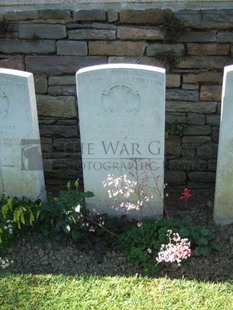 Y RAVINE CEMETERY, BEAUMONT-HAMEL - FENTON, PETER