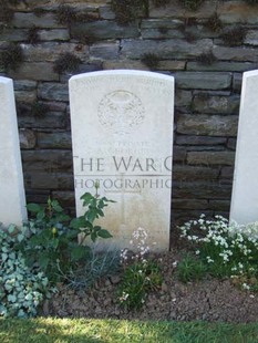 Y RAVINE CEMETERY, BEAUMONT-HAMEL - GEORGE, ALEX