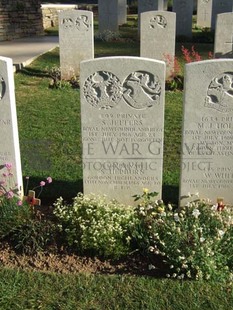 Y RAVINE CEMETERY, BEAUMONT-HAMEL - HEPBURN, S