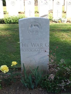 Y RAVINE CEMETERY, BEAUMONT-HAMEL - HULL, H