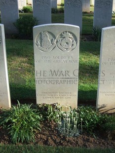 Y RAVINE CEMETERY, BEAUMONT-HAMEL - MAYNE, J