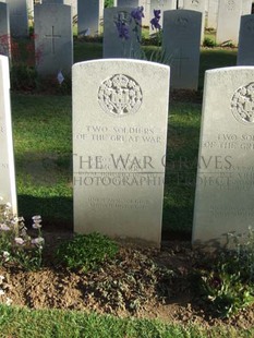 Y RAVINE CEMETERY, BEAUMONT-HAMEL - McGARRY, CHARLES