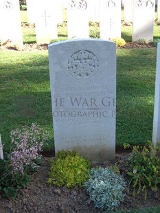 Y RAVINE CEMETERY, BEAUMONT-HAMEL - McGLINCHEY, A