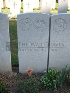 Y RAVINE CEMETERY, BEAUMONT-HAMEL - McKEW, E J