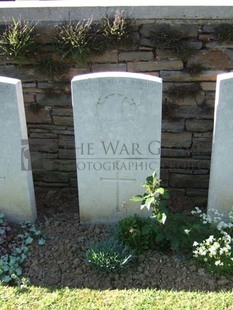 Y RAVINE CEMETERY, BEAUMONT-HAMEL - McLAREN, G