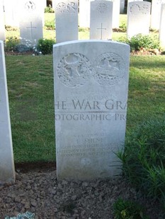 Y RAVINE CEMETERY, BEAUMONT-HAMEL - MILNE, EDWARD