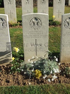 Y RAVINE CEMETERY, BEAUMONT-HAMEL - PATCHETT, J