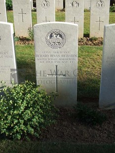 Y RAVINE CEMETERY, BEAUMONT-HAMEL - RICHARDS, RICHARD BEVAN