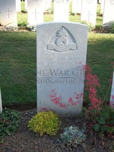 Y RAVINE CEMETERY, BEAUMONT-HAMEL - RIORDAN, J