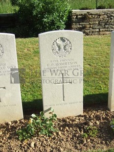 Y RAVINE CEMETERY, BEAUMONT-HAMEL - ROBERTSON, EDWARD PETER