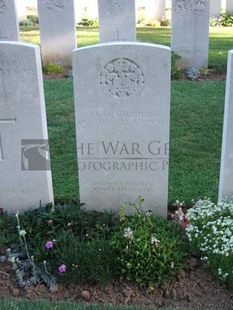 Y RAVINE CEMETERY, BEAUMONT-HAMEL - SCOTT, W