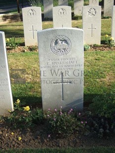 Y RAVINE CEMETERY, BEAUMONT-HAMEL - SHAKESHAFT, T