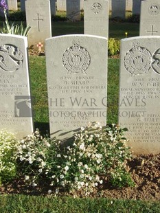 Y RAVINE CEMETERY, BEAUMONT-HAMEL - SHARP, B