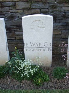 Y RAVINE CEMETERY, BEAUMONT-HAMEL - SNOW, DOUGLAS K.