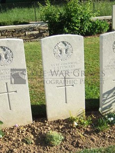 Y RAVINE CEMETERY, BEAUMONT-HAMEL - STEWART, J