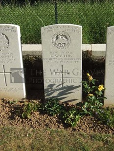 Y RAVINE CEMETERY, BEAUMONT-HAMEL - WALTERS, G