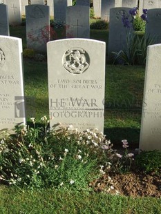 Y RAVINE CEMETERY, BEAUMONT-HAMEL - WILSON, ARTHUR DESMOND LLOYD