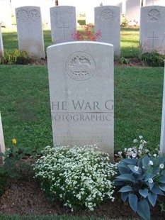 Y RAVINE CEMETERY, BEAUMONT-HAMEL - WINTER, F