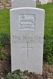 MONT HUON MILITARY CEMETERY, LE TREPORT - BARTLEY, T