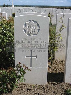 MONT HUON MILITARY CEMETERY, LE TREPORT - BECK, ERNEST ROBERT
