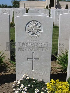 MONT HUON MILITARY CEMETERY, LE TREPORT - BLOORE, HARRY