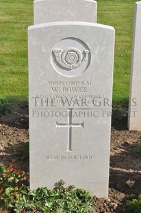 MONT HUON MILITARY CEMETERY, LE TREPORT - BOWER, WALTER