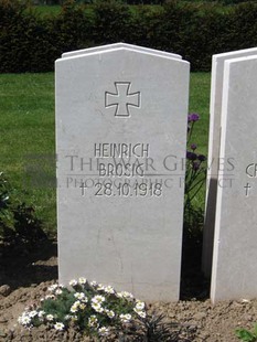 MONT HUON MILITARY CEMETERY, LE TREPORT - BROSIG, HEINRICH