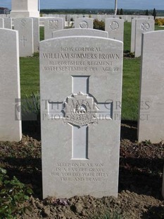MONT HUON MILITARY CEMETERY, LE TREPORT - BROWN, WILLIAM SOMMERS