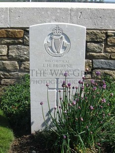 MONT HUON MILITARY CEMETERY, LE TREPORT - BROWNE, J H