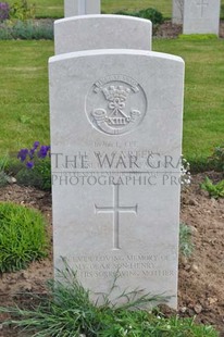 MONT HUON MILITARY CEMETERY, LE TREPORT - CARTER, HENRY WILLIAM