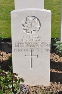 MONT HUON MILITARY CEMETERY, LE TREPORT - CHASE, HUBERT CECIL