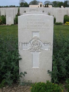 MONT HUON MILITARY CEMETERY, LE TREPORT - CHILDS, JOHN WILLIAM