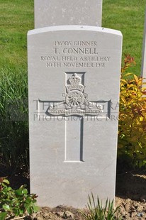 MONT HUON MILITARY CEMETERY, LE TREPORT - CONNELL, T