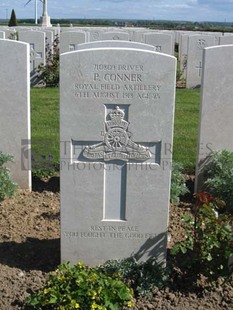 MONT HUON MILITARY CEMETERY, LE TREPORT - CONNER, P