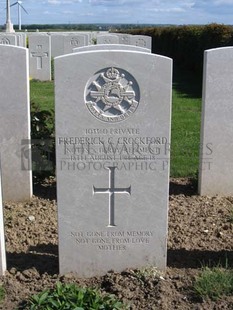 MONT HUON MILITARY CEMETERY, LE TREPORT - CROCKFORD, FREDERICK CHARLES