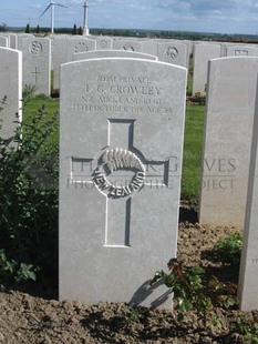 MONT HUON MILITARY CEMETERY, LE TREPORT - CROWLEY, THOMAS GEORGE