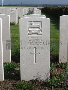MONT HUON MILITARY CEMETERY, LE TREPORT - DENNELL, J W