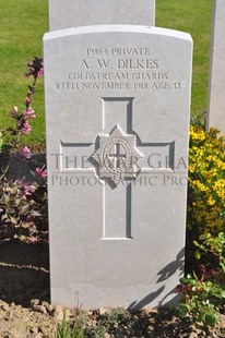 MONT HUON MILITARY CEMETERY, LE TREPORT - DILKES, AMOS WILLIAM