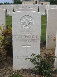 MONT HUON MILITARY CEMETERY, LE TREPORT - DOVE, WILLIAM