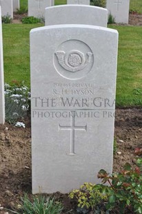 MONT HUON MILITARY CEMETERY, LE TREPORT - DYSON, R H